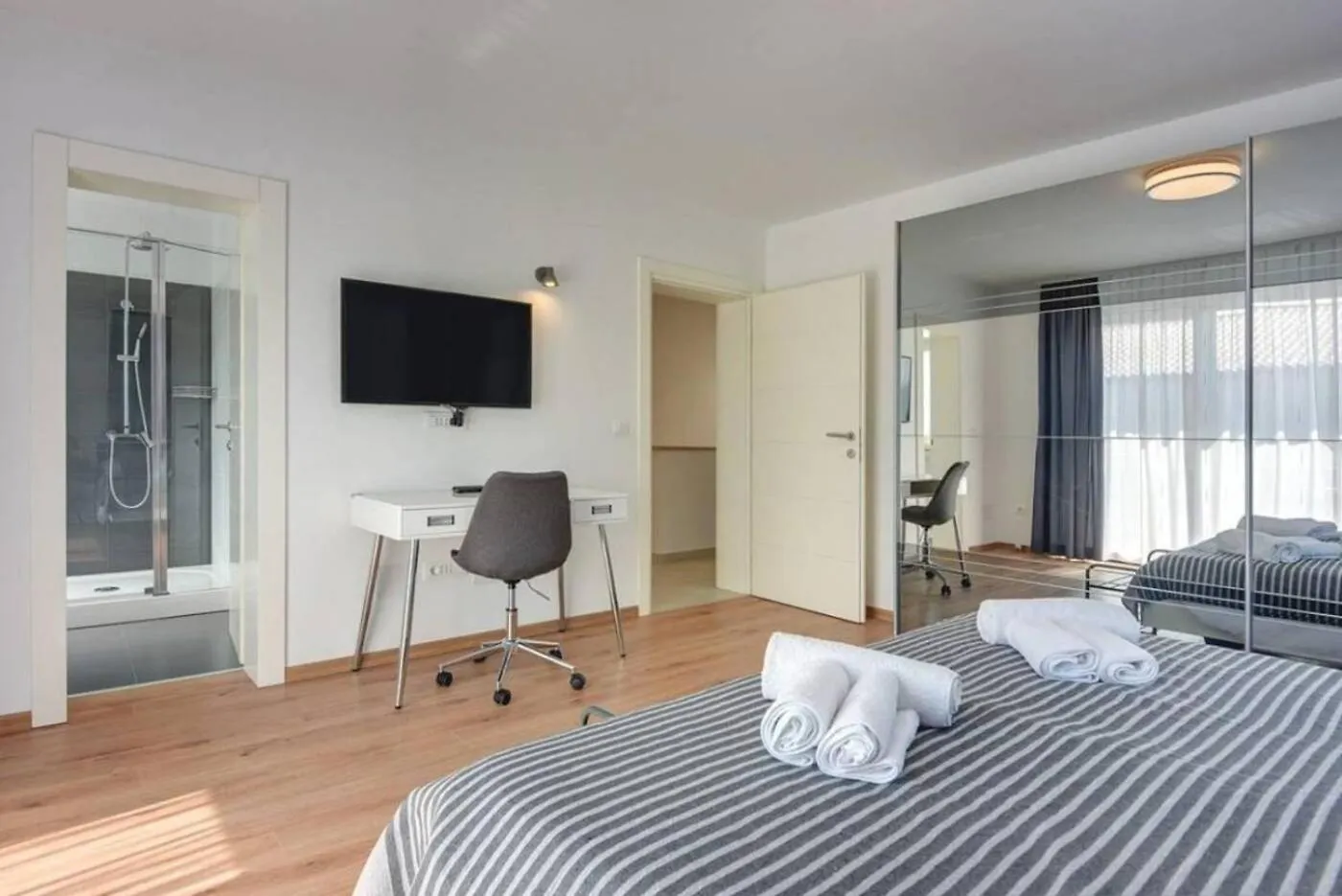 Villa Grande T&D For 14 People Near Pula With Sauna, Fitness & Heated Pool