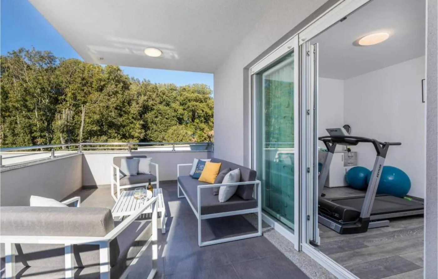 Villa Grande T&D For 14 People Near Pula With Sauna, Fitness & Heated Pool 0*,