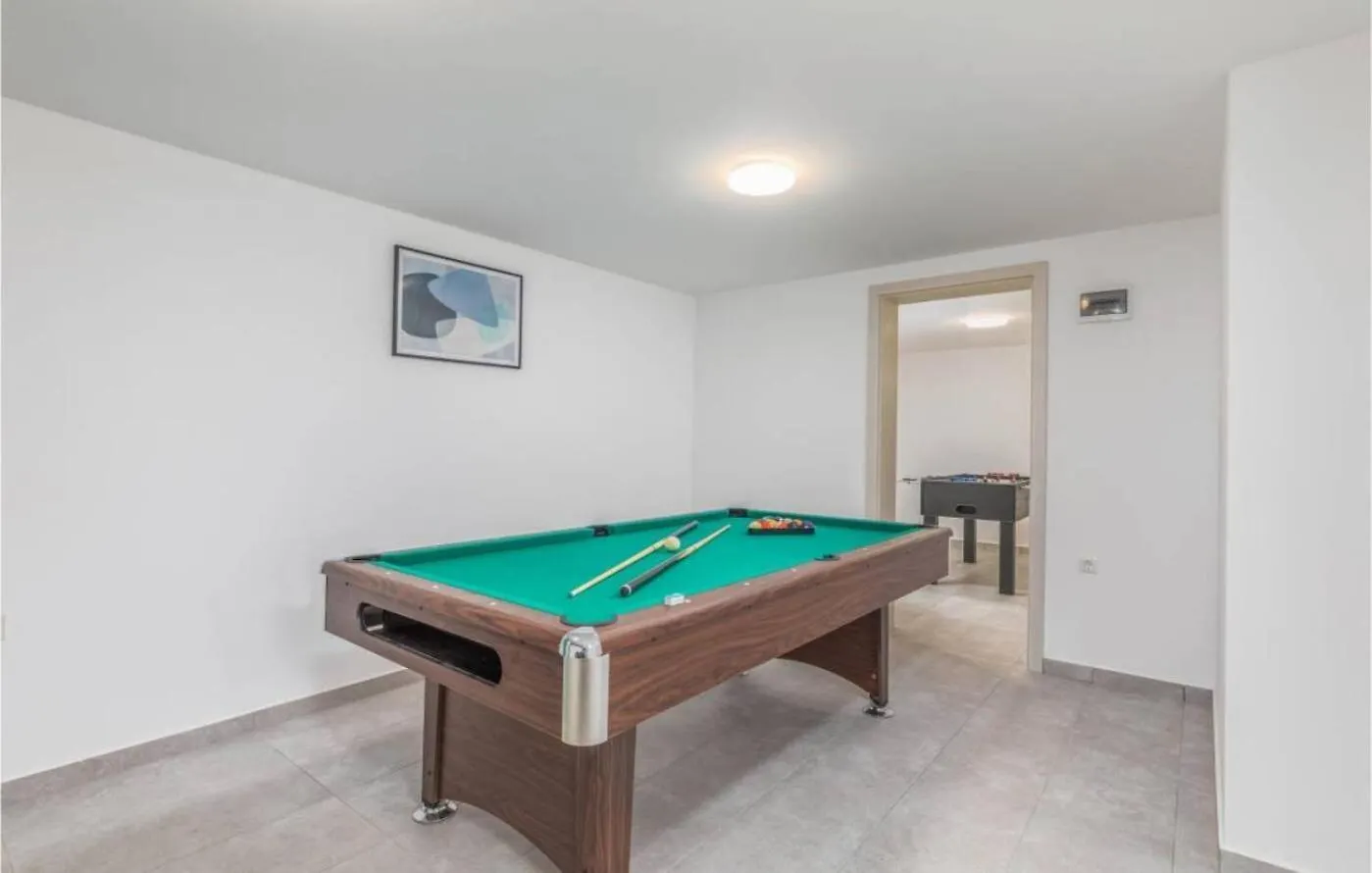 Villa Grande T&D For 14 People Near Pula With Sauna, Fitness & Heated Pool